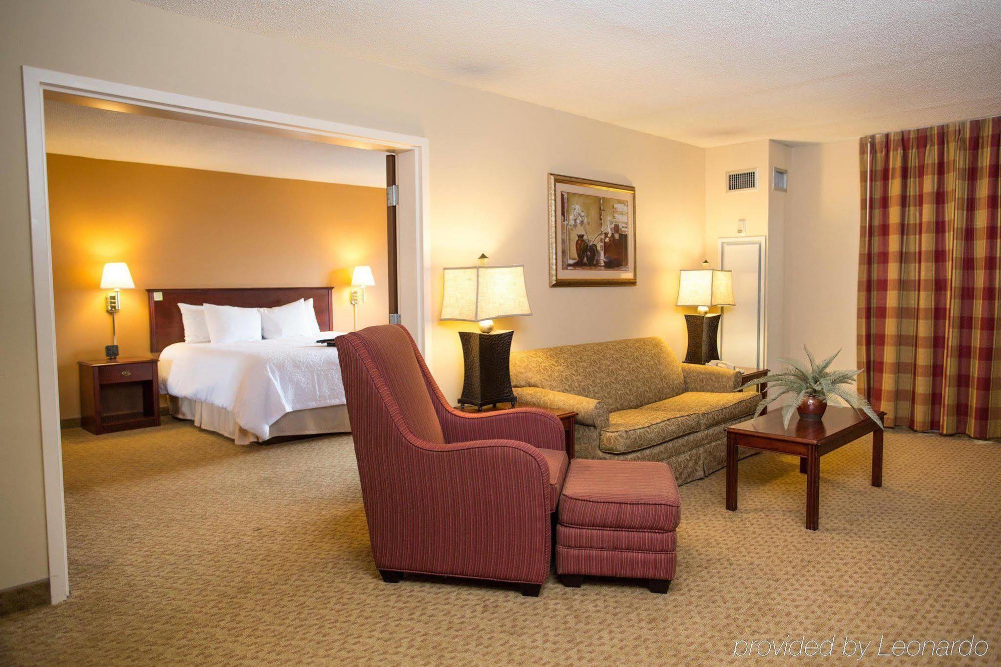 Hampton Inn Columbus-North Exterior foto